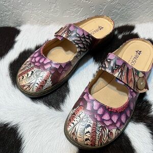 Anuschka Multicolor Feather Pattern Mules